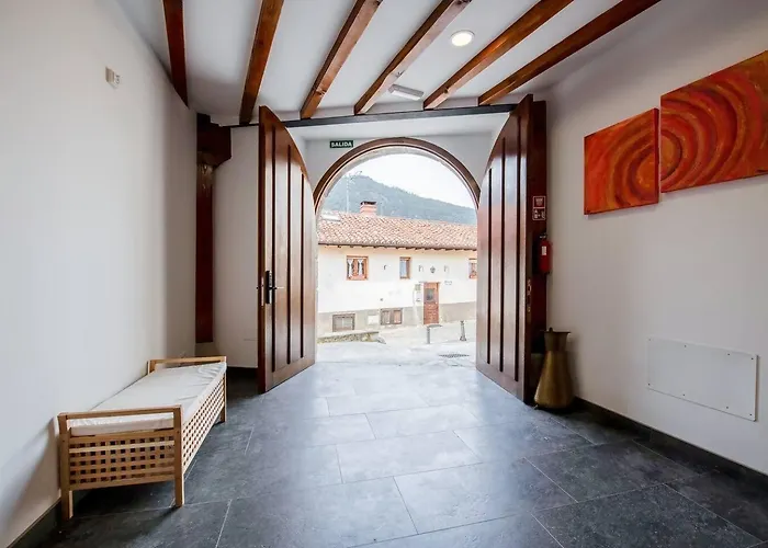 Apartament Miravilla 25 1 *